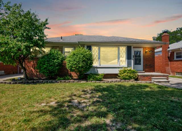 Property at 28919 Ursuline St, Saint Clair Shores, MI 48081, 3 beds, 1.5 baths