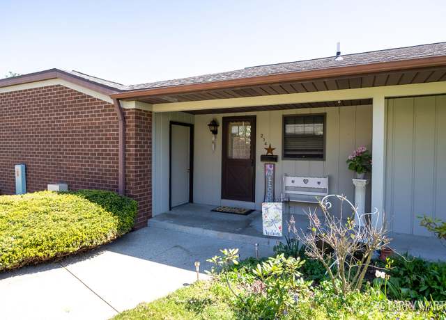 Property at 214 Bona Vista Dr NW, Grand Rapids, MI 49504, 2 beds, 2 baths