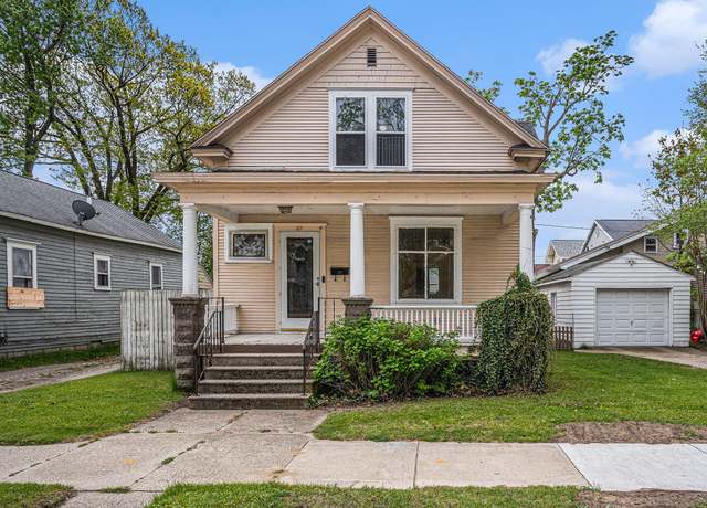 Property at 87 Monroe Ave, Muskegon, MI 49440, 3 beds, 2 baths