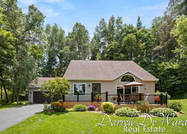 Property at 5950 Sugartree Dr NE, Rockford, MI 49341, 4 beds, 2.5 baths