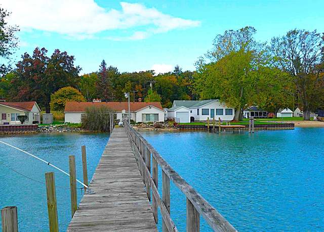 Property at 1965 S Channel Dr, Algonac, MI 48001, 3 beds, 1.5 baths
