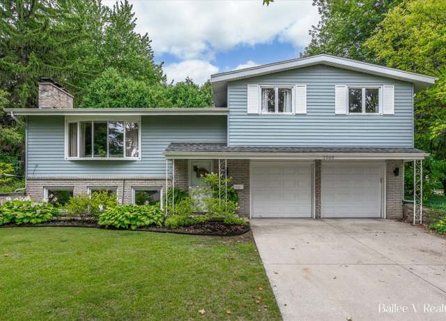 Property at 2060 Sibley St NW, Grand Rapids, MI 49504, 3 beds, 2 baths
