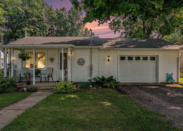 Property at 225 W Charlotte St, Centreville, MI 49032, 2 beds, 1 bath