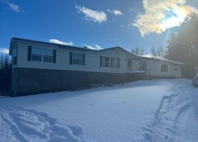 Property at 23779 9 Mile Rd, Reed City, MI 49677, 3 beds, 2 baths