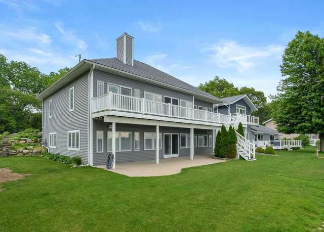 Property at 3730 E Shore Dr, Portage, MI 49002, 4 beds, 3.5 baths