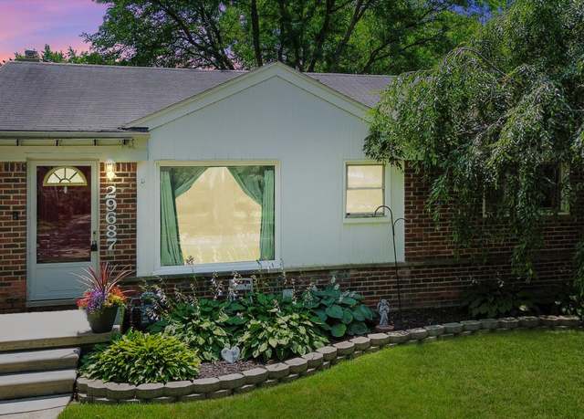 Property at 29687 Westfield St, Livonia, MI 48150, 3 beds, 1 bath