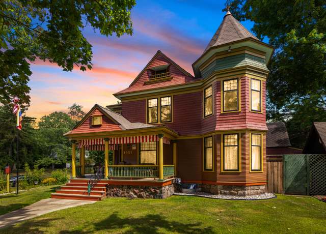 Property at 1401 Greenwood Ave, Jackson, MI 49203, 5 beds, 2.5 baths