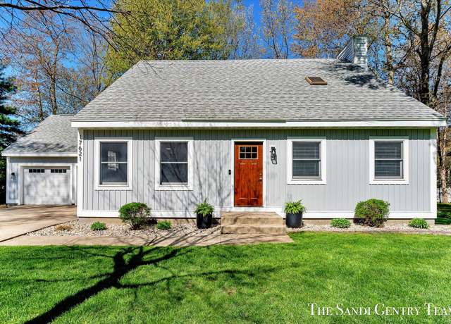 Property at 17621 Bayberry, Spring Lake, MI 49456, 3 beds, 2.5 baths