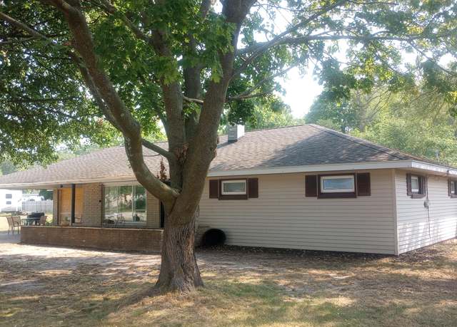 Property at 870 Chandler St, Muskegon, MI 49442, 5 beds, 2.5 baths