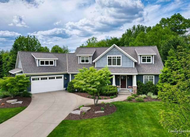 Property at 14921 Creek Edge Dr, Holland, MI 49424, 4 beds, 2.5 baths
