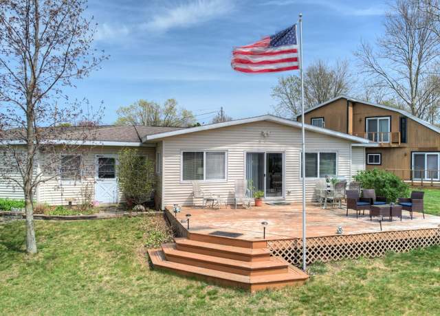 Property at 2103 Island Dr, Wayland, MI 49348, 2 beds, 1.5 baths