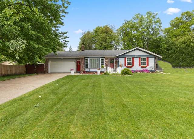 Property at 4239 Glen Hollow Dr, Hudsonville, MI 49426, 4 beds, 2.5 baths