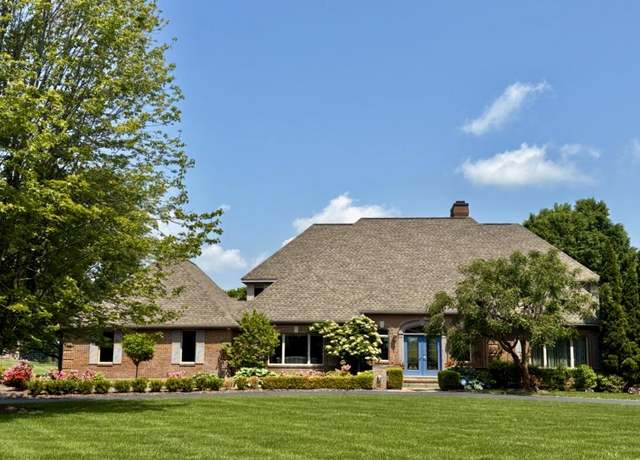 Property at 9388 York Woods Dr, Saline, MI 48176, 4 beds, 5 baths