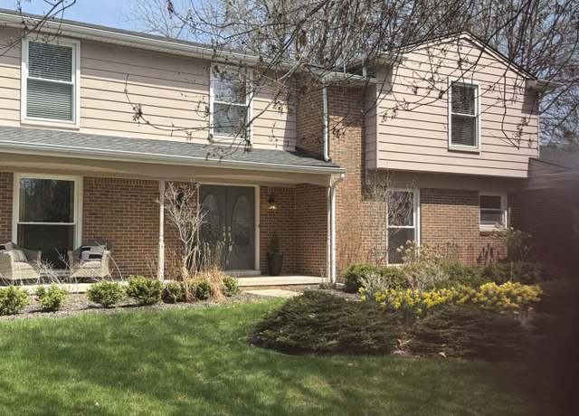 Property at 8820 Thorntree Dr, Grosse Ile, MI 48138, 4 beds, 2.5 baths
