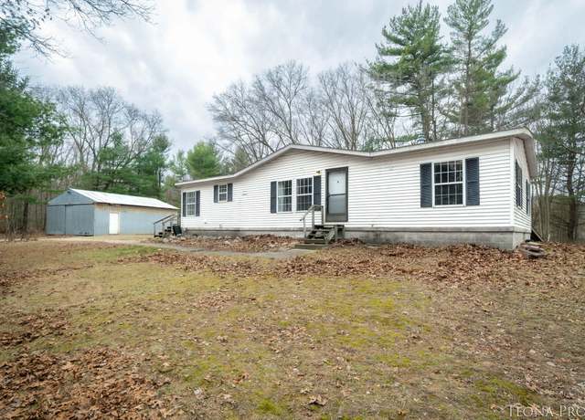 Property at 10553 Lincoln Lake Rd NE, Greenville, MI 48838, 3 beds, 2 baths