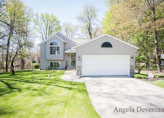 Property at 10609 Ridgewood Dr, Greenville, MI 48838, 3 beds, 2 baths