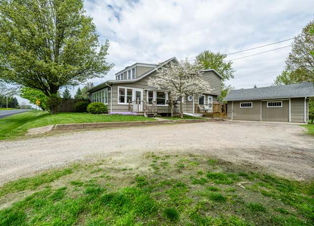 Property at 5915 S Pipestone Rd, Eau Claire, MI 49111, 3 beds, 1.5 baths