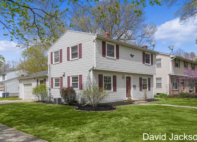 Property at 2301 Rosewood Ave SE, Grand Rapids, MI 49506, 5 beds, 2.5 baths