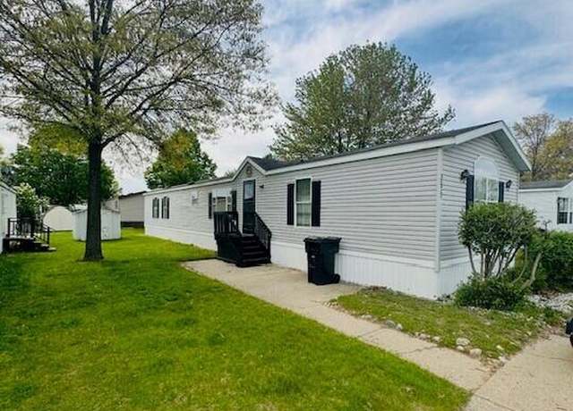 Property at 3077 Eastland Ave SE, Kentwood, MI 49512, 3 beds, 2 baths