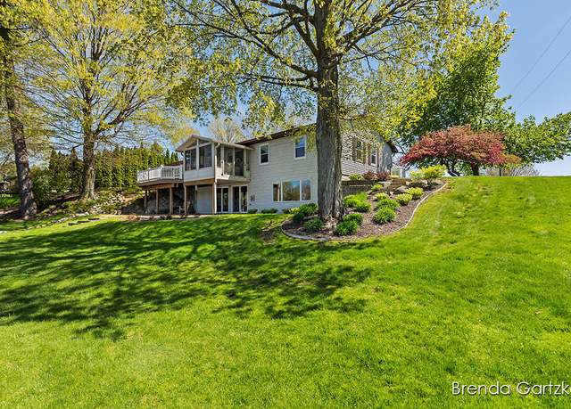 Property at 9555 Whittall St NE, Rockford, MI 49341, 3 beds, 3 baths