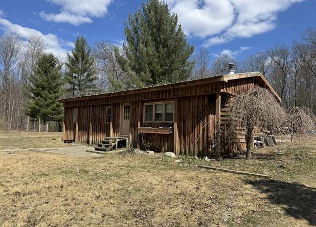 Property at 878 S Northwood Trl, Reed City, MI 49677, 3 beds, 1 bath