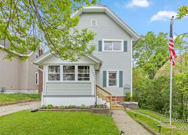 Property at 131 Houseman Ave NE, Grand Rapids, MI 49503, 3 beds, 2.5 baths