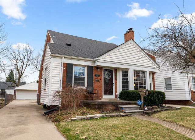 Property at 3021 Syracuse St, Dearborn, MI 48124, 3 beds, 2.5 baths