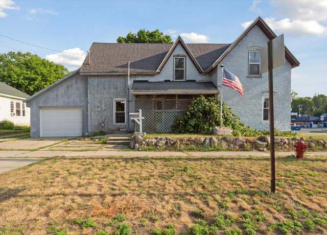 Property at 627 S Chestnut St, Reed City, MI 49677, 4 beds, 2 baths