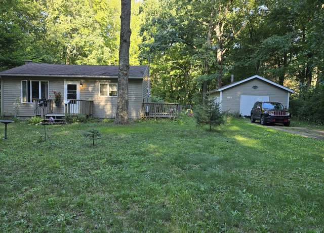 Property at 868 S Woodside Dr, White Cloud, MI 49349, 2 beds, 1 bath