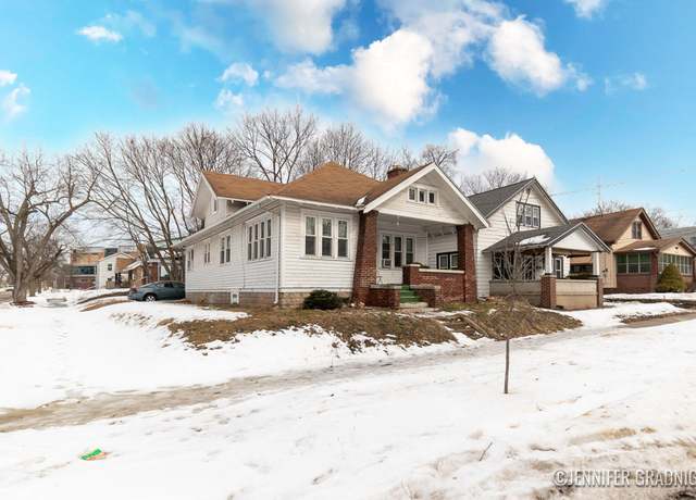 Property at 435 Storrs St SE, Grand Rapids, MI 49507, 4 beds, 1 bath