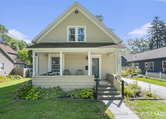 Property at 126 S Main St, Rockford, MI 49341, 3 beds, 1.5 baths