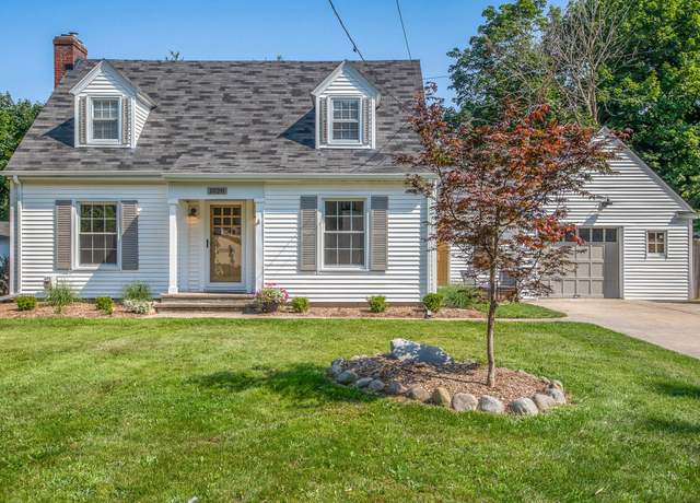 Property at 1028 Clover St, Kalamazoo, MI 49008, 3 beds, 2 baths