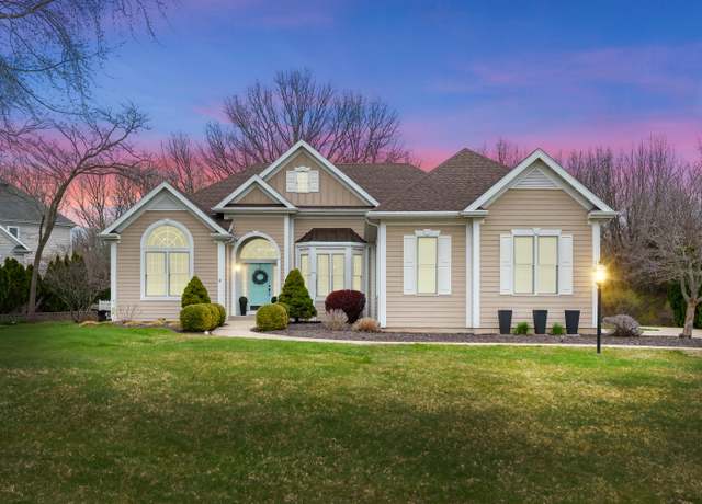 Property at 2693 Sanctuary Dr, Stevensville, MI 49127, 3 beds, 3.5 baths