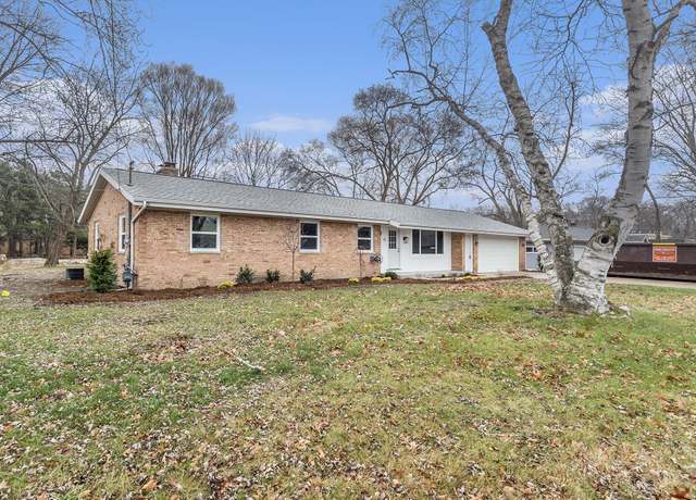 Property at 15 N Division Ave, Holland, MI 49424, 3 beds, 2 baths