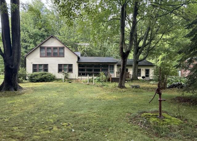 Property at 1898 Benjamin Rd, Muskegon, MI 49445, 3 beds, 1 bath