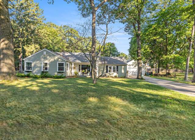 Property at 3447 W Manitou Cir, Norton Shores, MI 49441, 3 beds, 2 baths