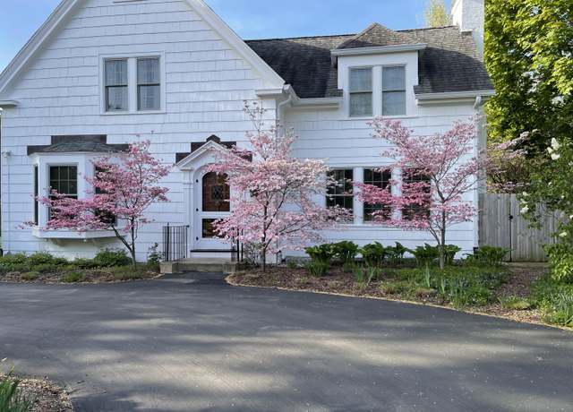 Property at 3020 Fulton St SE, Grand Rapids, MI 49506, 3 beds, 2 baths