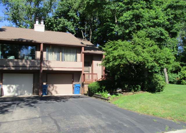 Property at 2376 Strathmore St, Kalamazoo, MI 49009, 2 beds, 2 baths