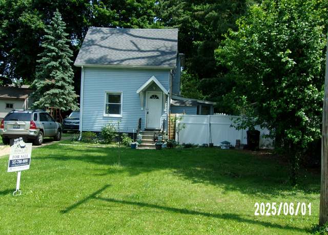 Property at 823 21st St, Jackson, MI 49203, 2 beds, 2 baths