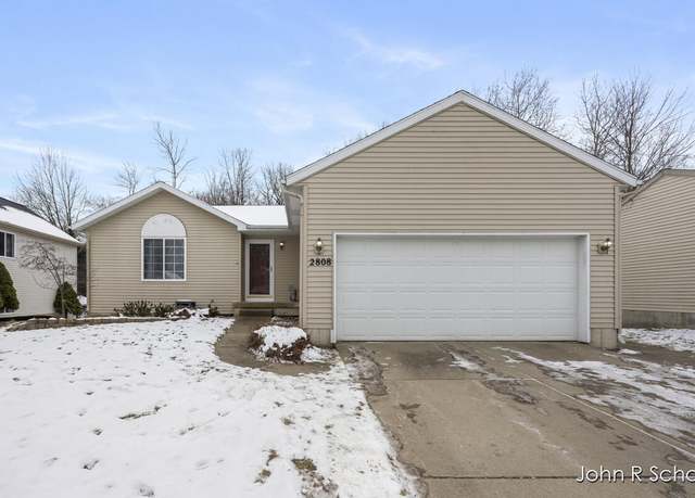 Property at 2808 Bransford St SE, Kentwood, MI 49512, 4 beds, 2 baths