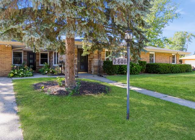 Property at 2800 Thayer Dr, St. Joseph, MI 49085, 3 beds, 1.5 baths