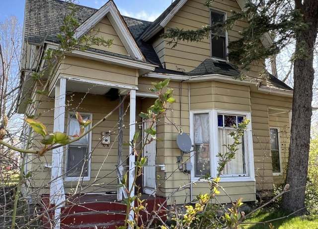 Property at 309 High St, Benton Harbor, MI 49022, 4 beds, 1 bath