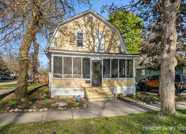 Property at 960 Williams St, Muskegon, MI 49442, 5 beds, 2 baths
