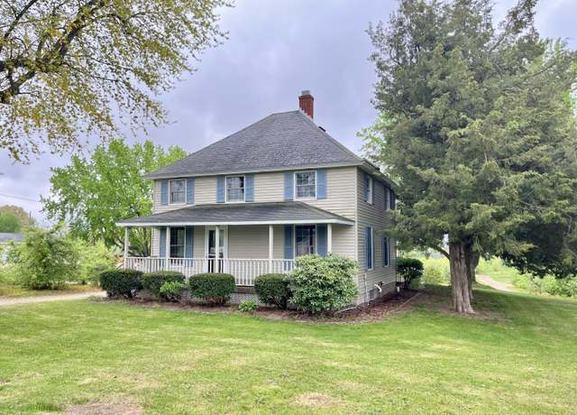Property at 6808 Territorial Rd, Benton Harbor, MI 49022, 4 beds, 2 baths