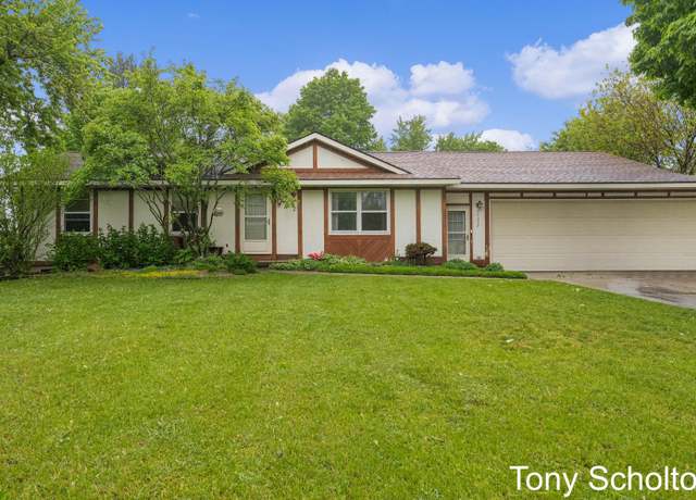 Property at 11317 Prairie Ave, Allendale, MI 49401, 3 beds, 2 baths