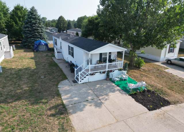 Property at 14243 Bogie Ln, West Olive, MI 49460, 3 beds, 1 bath