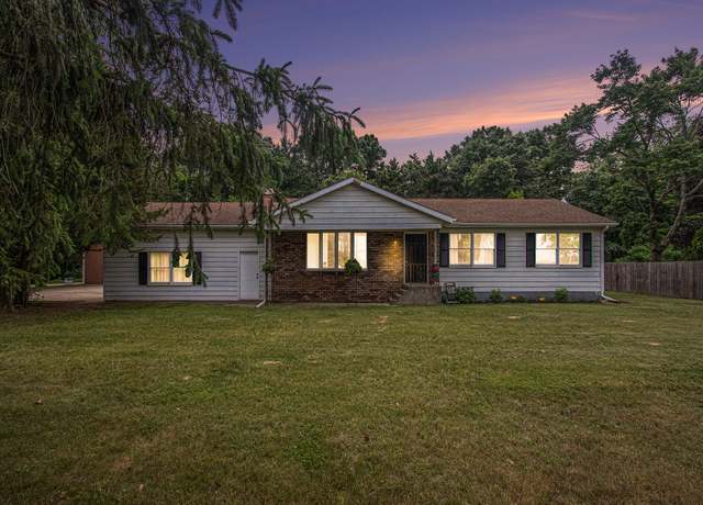 Property at 45523 Eleanor Dr, Decatur, MI 49045, 3 beds, 2 baths