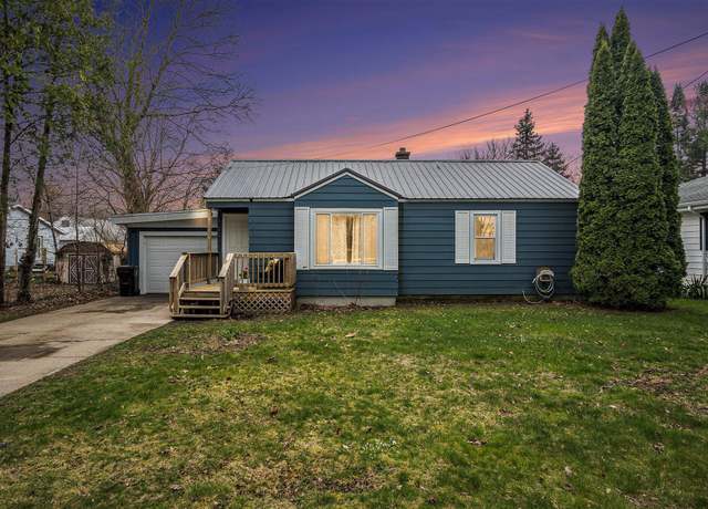 Property at 216 W Woodrow St, Fremont, MI 49412, 2 beds, 1 bath