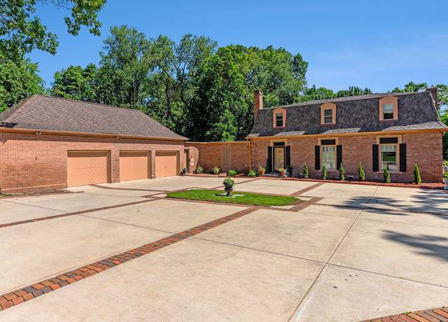 Property at 1818 Greenbriar Dr, Portage, MI 49024, 6 beds, 4.5 baths