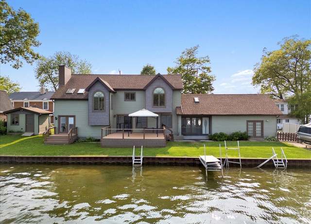 Property at 1176 Lakeside Dr, Howell, MI 48843, 3 beds, 3 baths